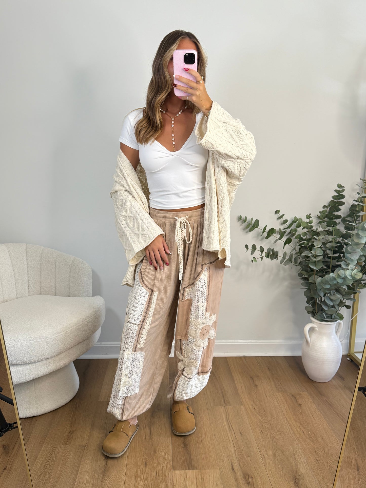 Maple Bloom Joggers (Mocha)