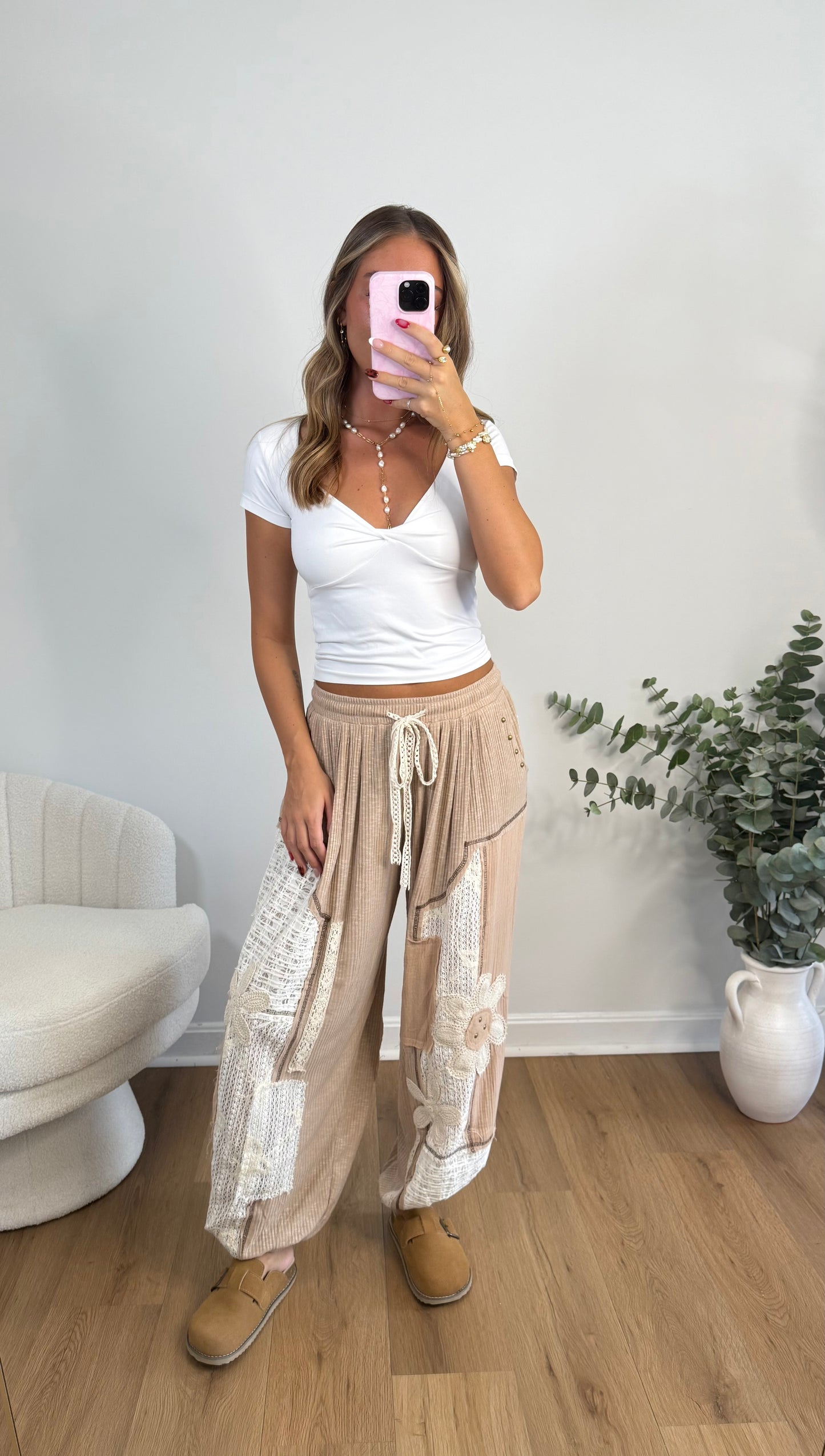 Maple Bloom Joggers (Mocha)