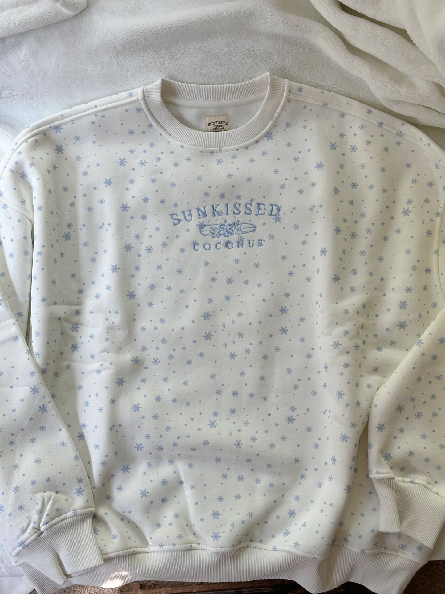 Snowflake Dreams Pullover