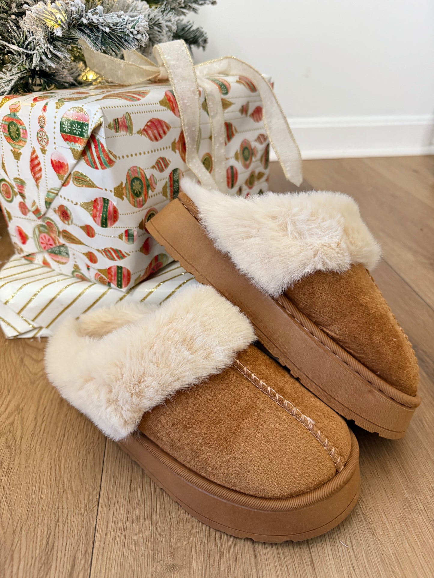 Cozy Claus Platform Sherpa Slippers