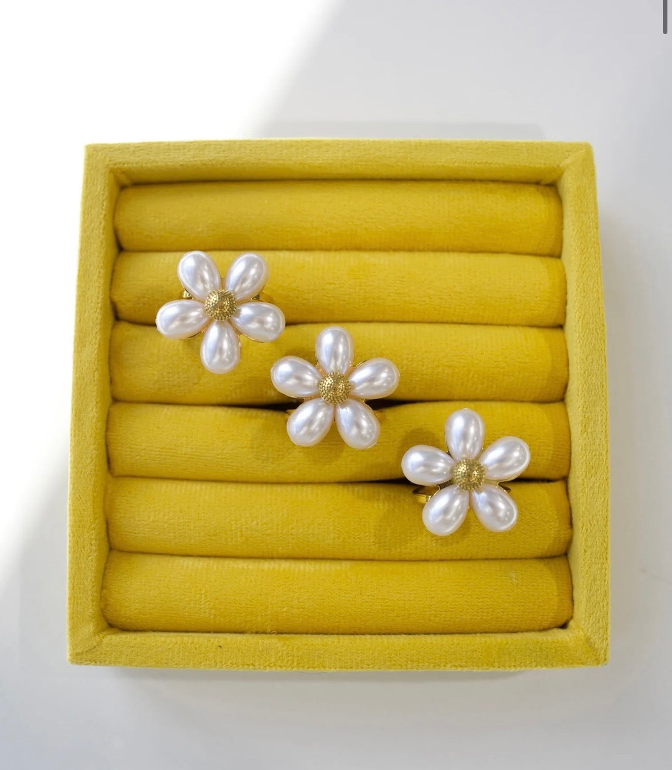 Daisy Ring