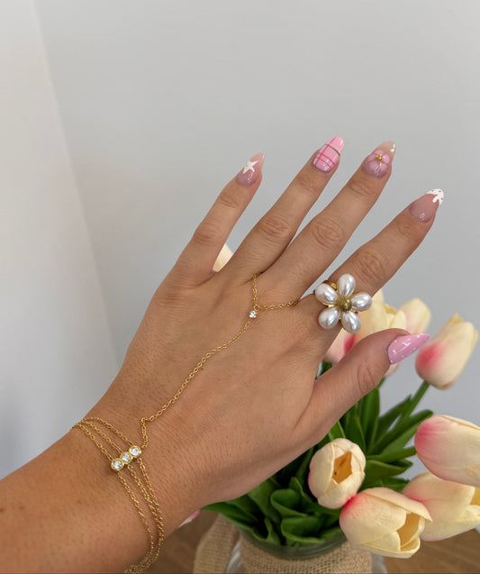 Bella Hand Chain