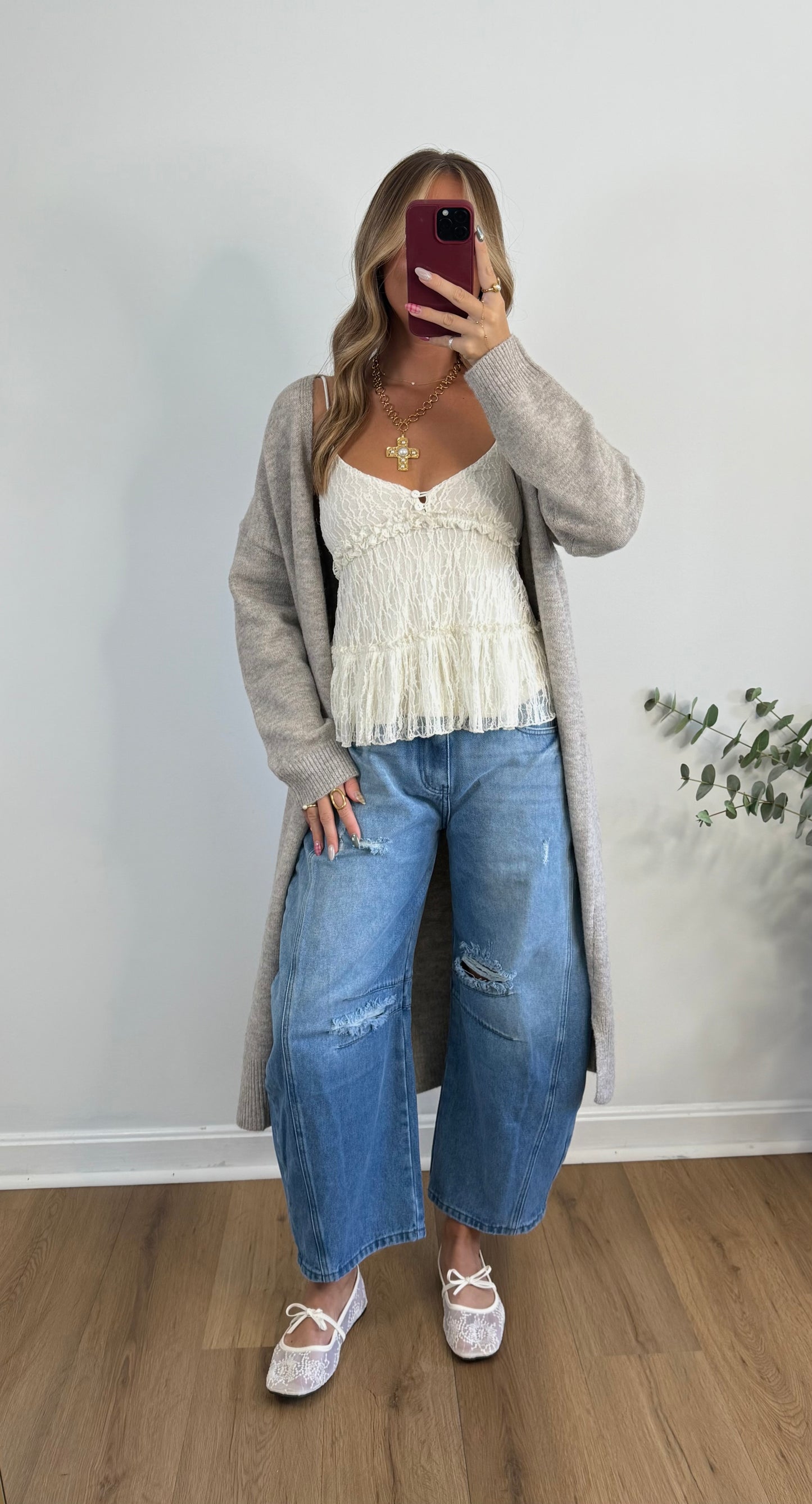 Distressed Barrel Jeans
