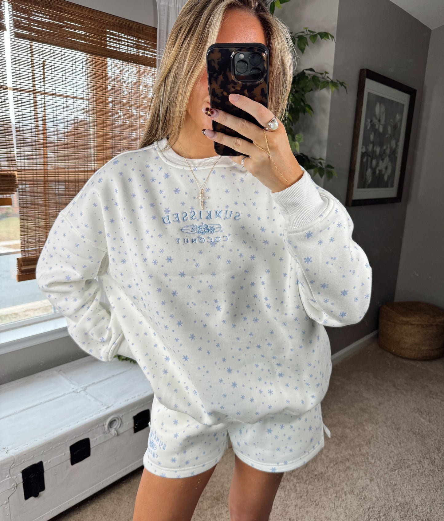 Snowflake Dreams Pullover