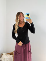 Essential V-Neck Henley - Black