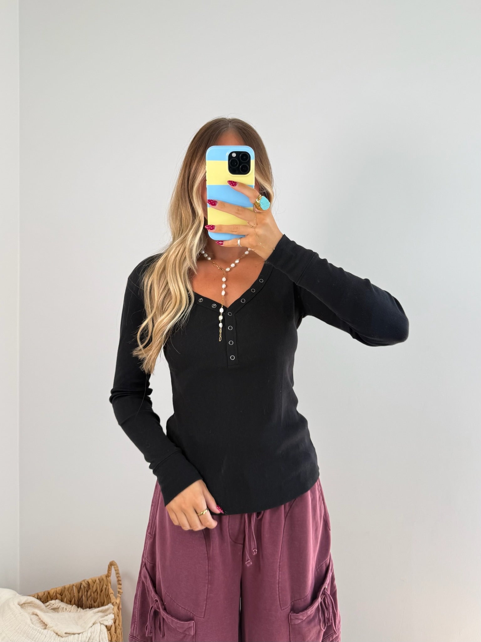 Essential V-Neck Henley - Black