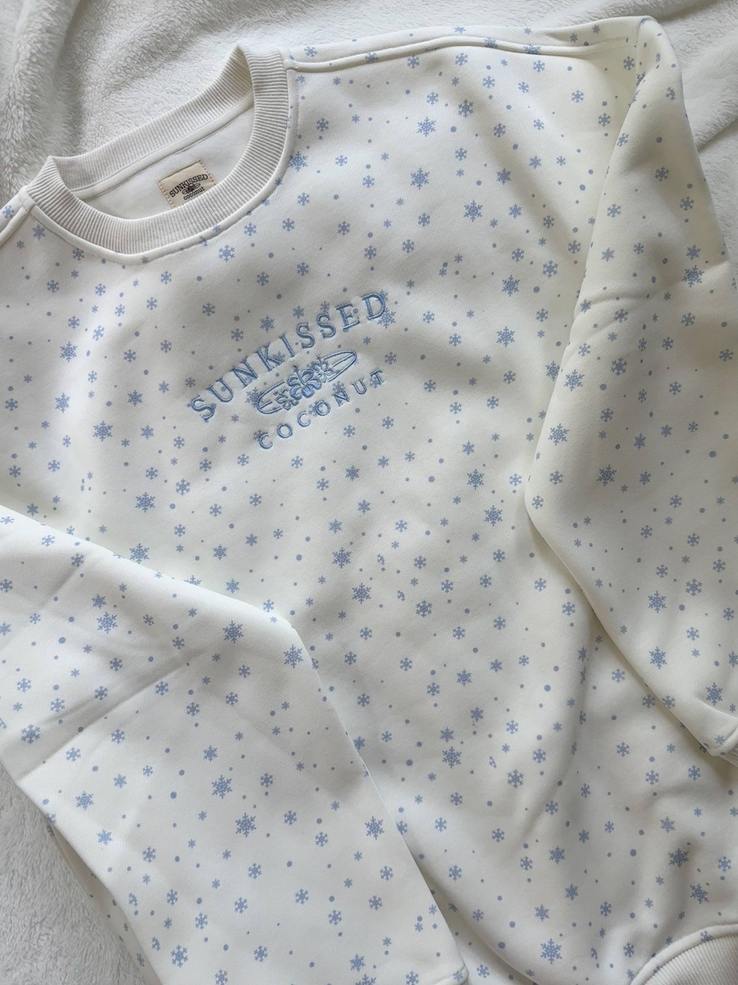 Snowflake Dreams Pullover