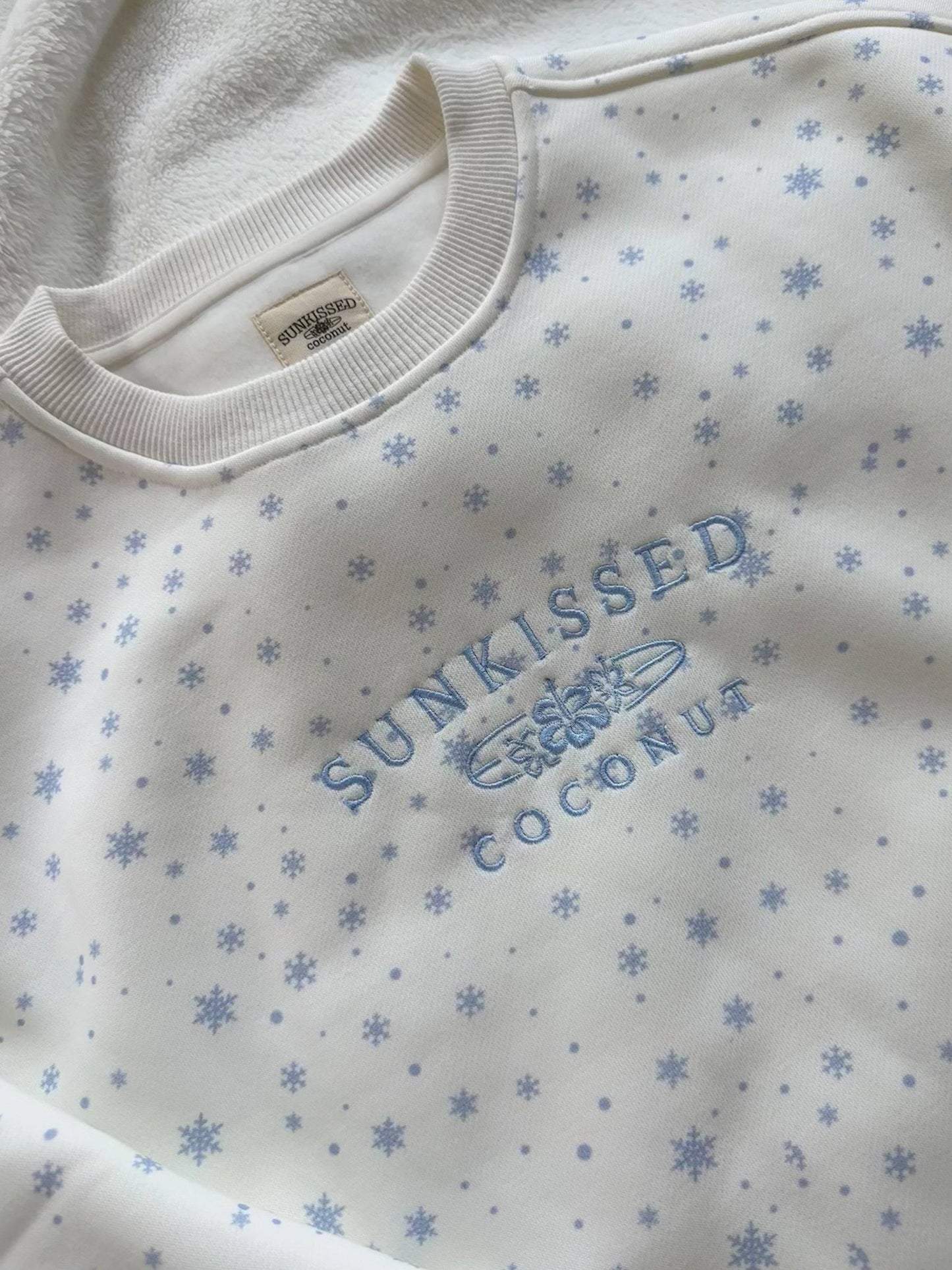 Snowflake Dreams Pullover